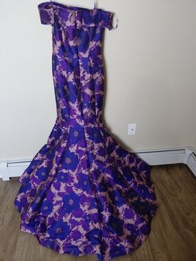 NWT Janique Gown Size 4